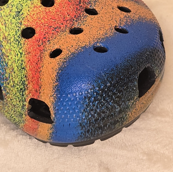 Crocs Classic Tie Dye Graphic Clog Black/Multi Spray Dye - Picture 4 of 10